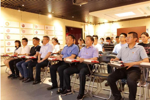 宿遷文旅集團黨委開展“好家風 好人生”主題黨日活動(圖1)